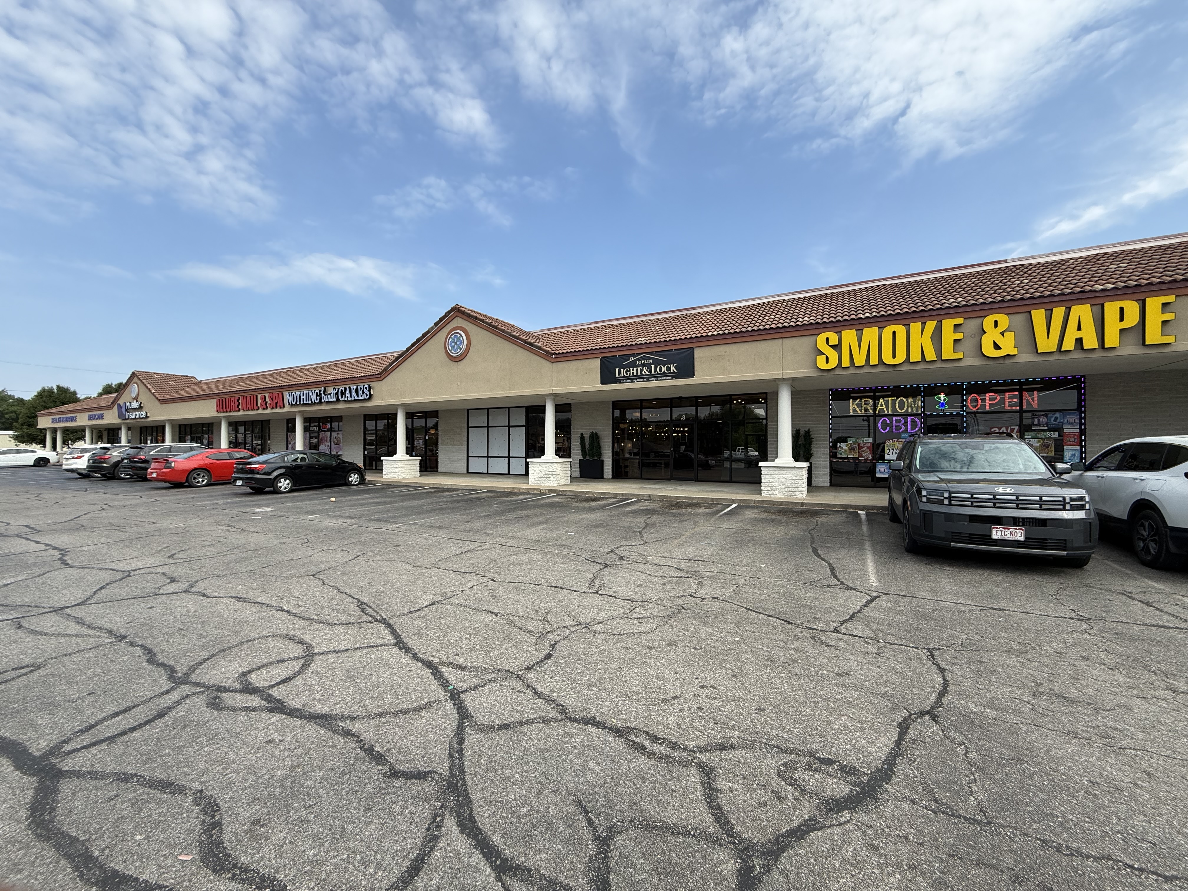 BudgetCoinz Bitcoin ATM at Smoke & Vape in Joplin, Missouri - 2401 E 32nd St, Joplin, MO 64804