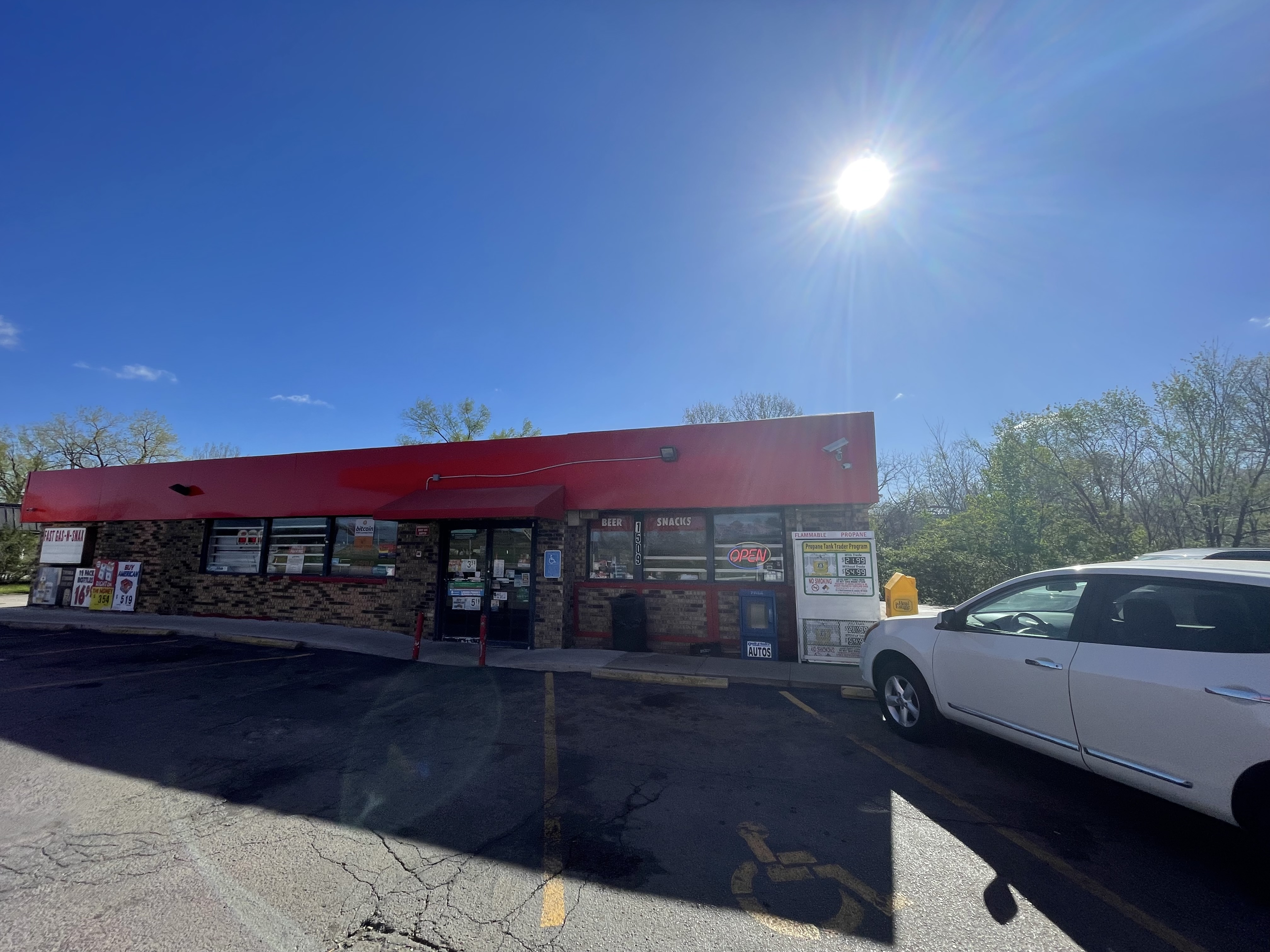 BudgetCoinz Bitcoin ATM at FAST GAS N SACKS in Belton, Missouri - 1509 N Scott Ave, Belton, MO 64012