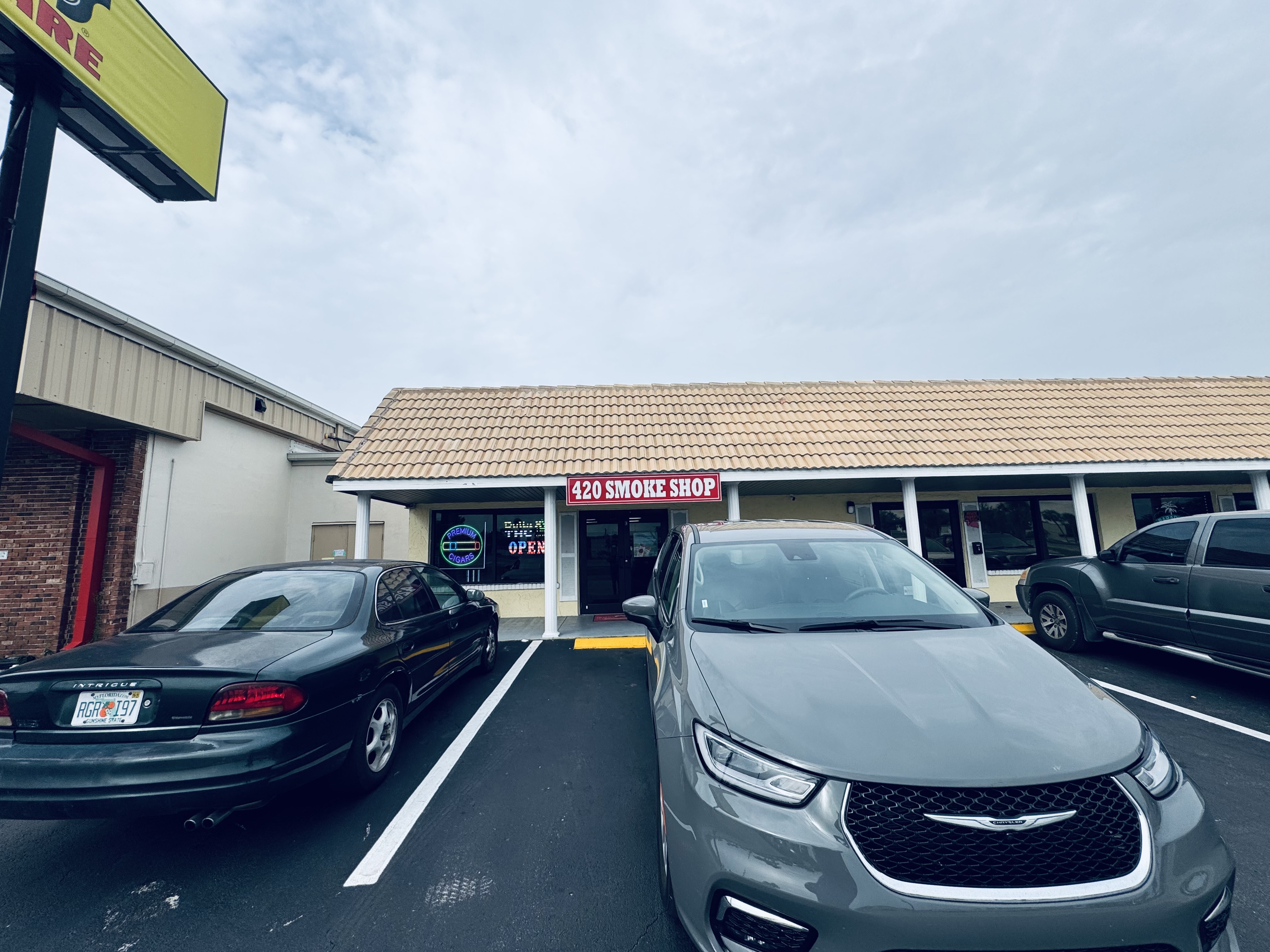 BudgetCoinz Bitcoin ATM at 420 SMOKE SHOP in Port Charlotte, Florida - 3527 Tamiami Trl, Port Charlotte, FL 33952
