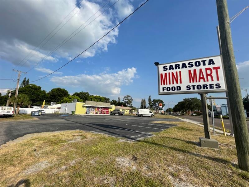 BudgetCoinz Bitcoin ATM at SARASOTA MINI MART in Sarasota, Florida - 4132 N Tamiami Trail, Sarasota, FL 34234