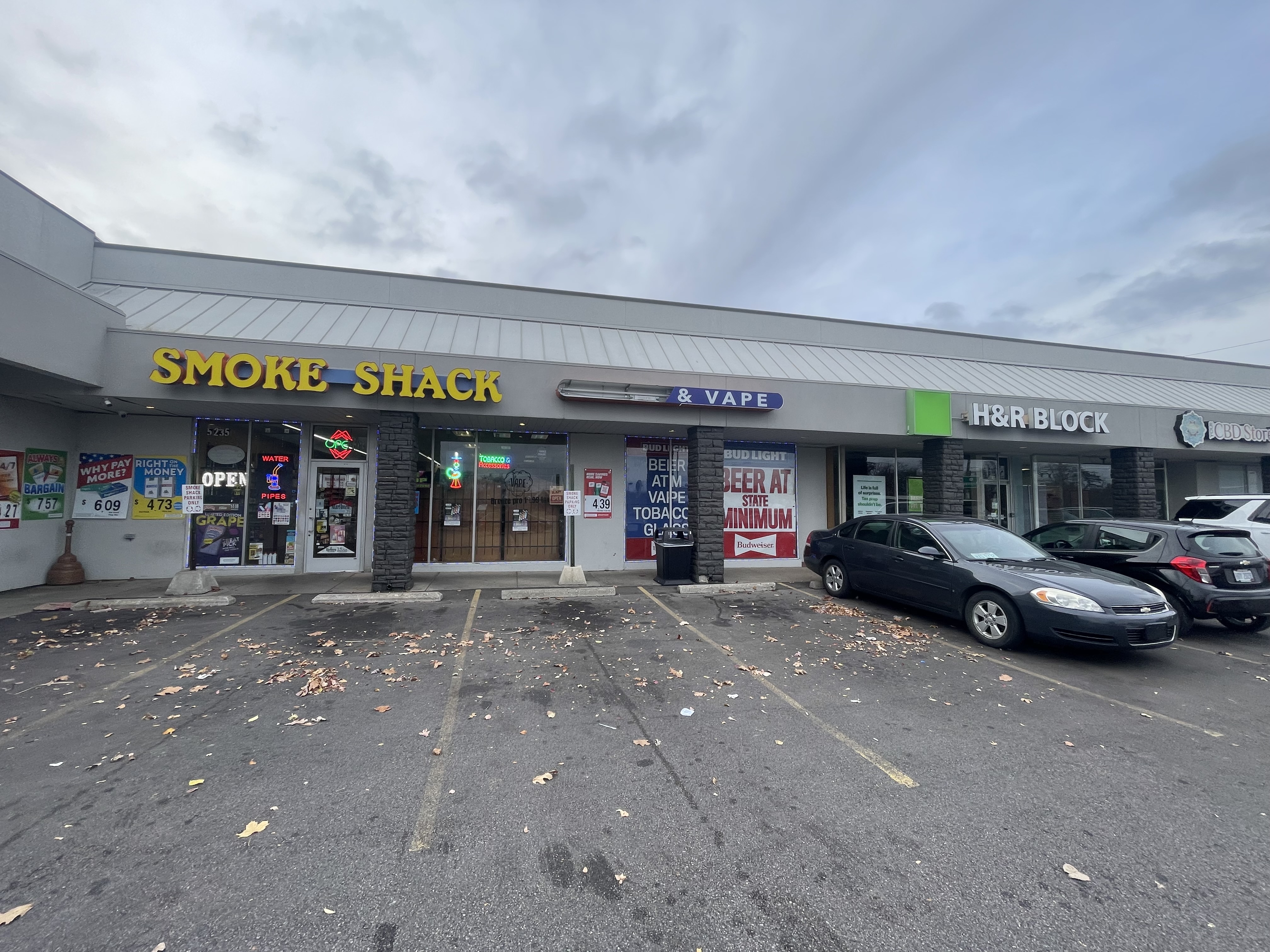 BudgetCoinz Bitcoin ATM at Smoke Shack in Toledo, Ohio - 5235 Dorr St, Toledo, OH 43615